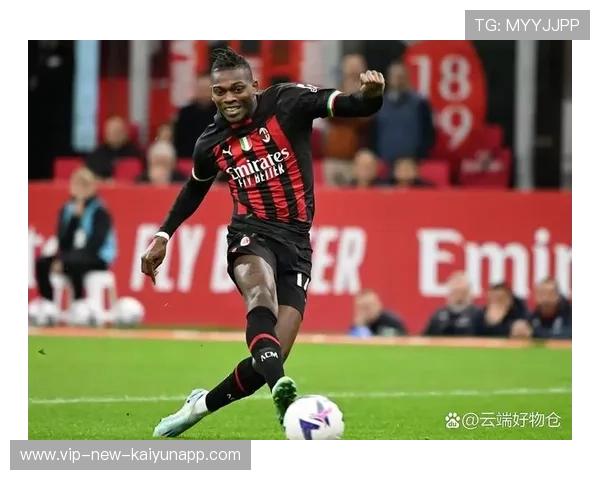 AC米兰内切突突突,莱奥劲射直挂死角 AC米兰内切突突突,莱奥劲射直挂死角