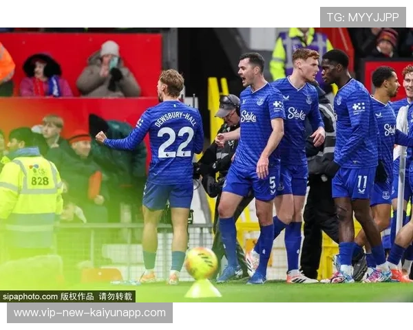 曼联引领复兴，4-1狂胜狼队，B费成为关键先生